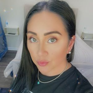 💜💜 Meet your seller 💜💜